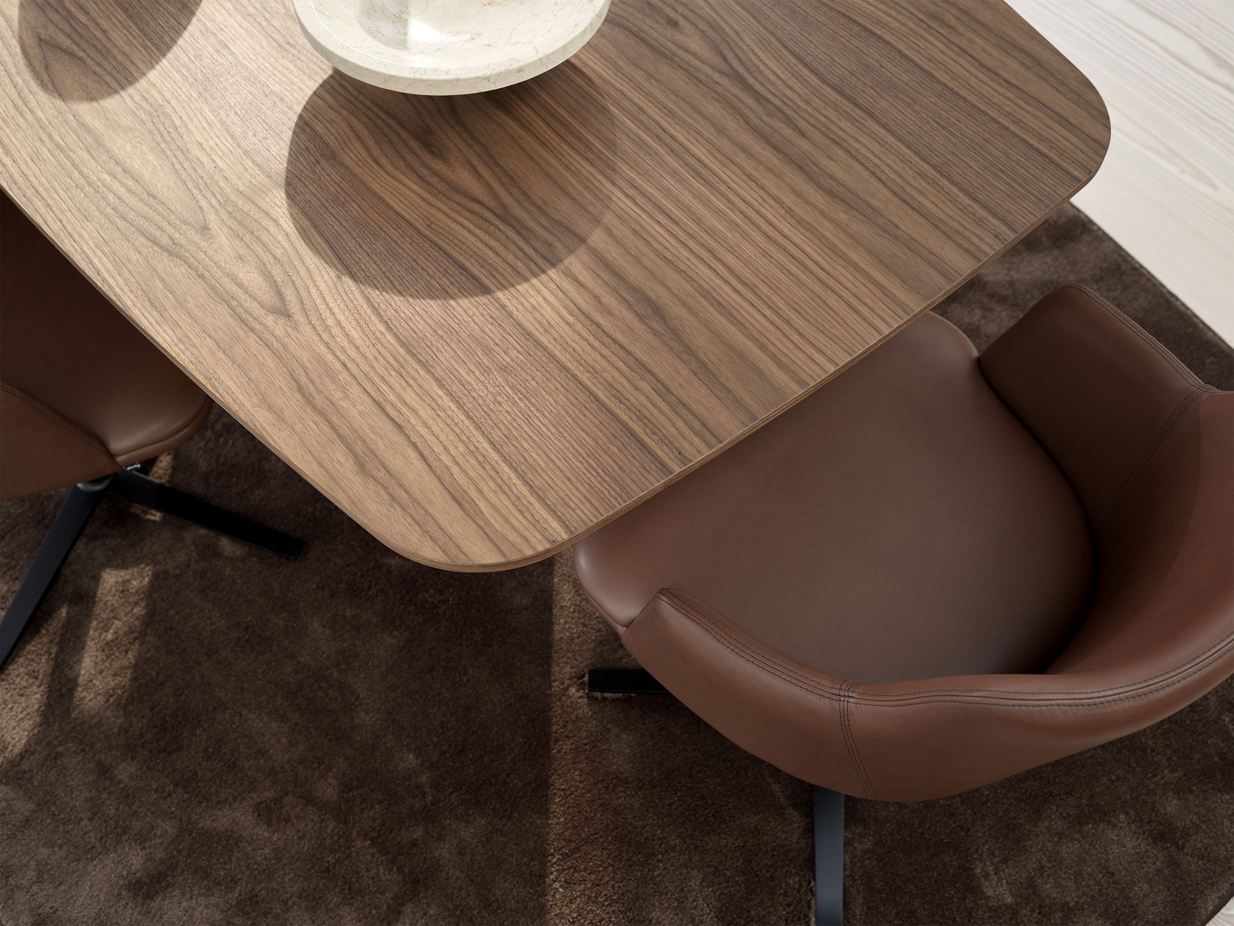 Sm117 Table Walnut Lacquer 192-252X102X74cm