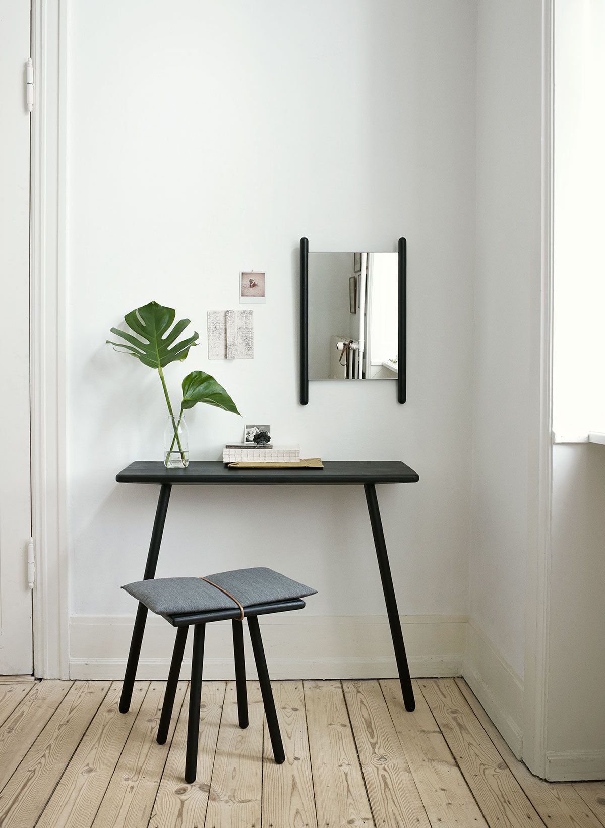 Georg Stool Black Oak