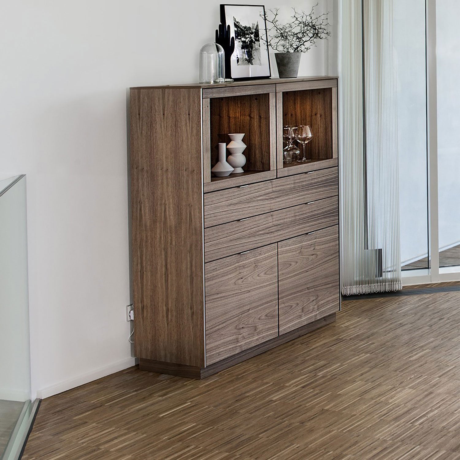Sm923 Cabinet Oak Lacquer 98X44X136cm