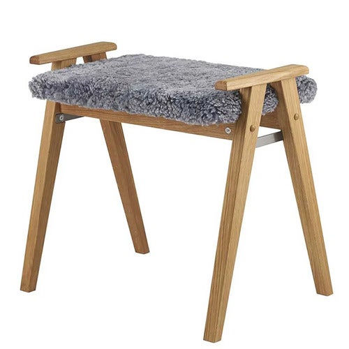 Alme Stool Oiled Oak/Sheepskin light grey