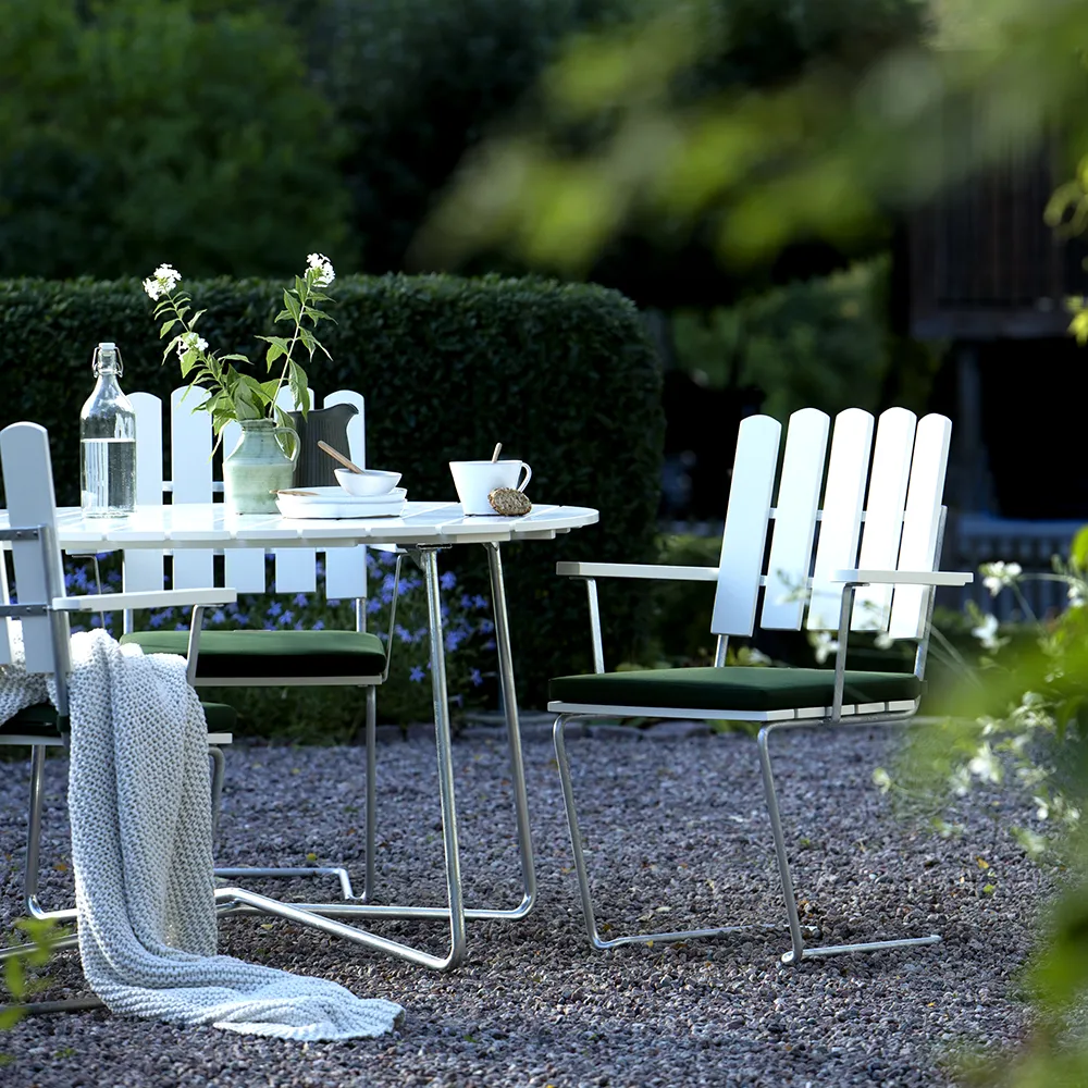 A2 Armchair White lacquered Oak / Hot dip galvanised Frame