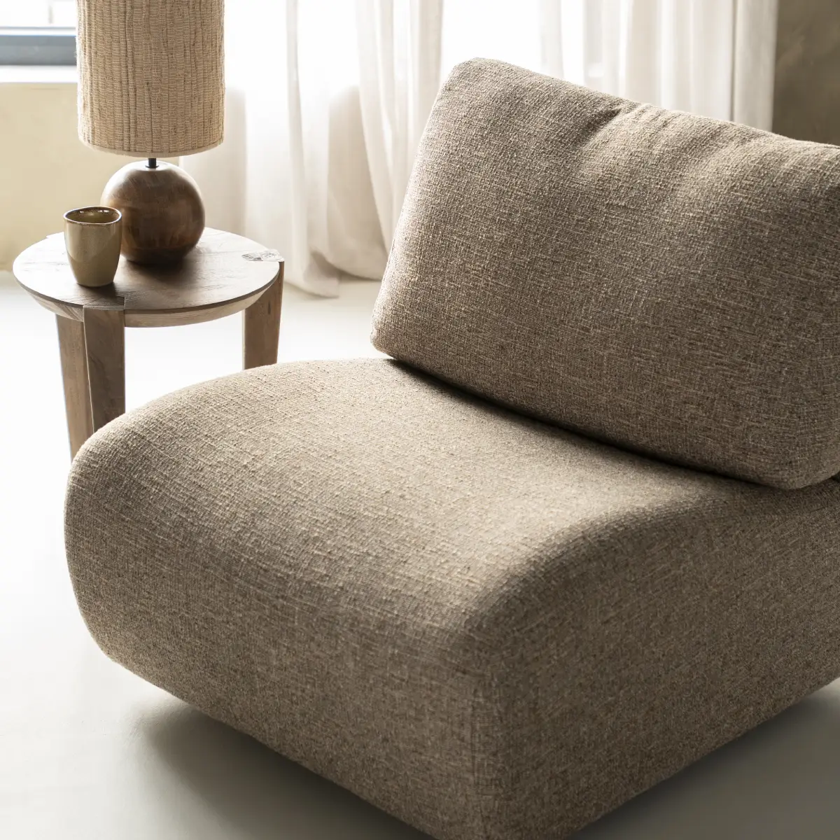 Lucia Lounge chair - brown Donna