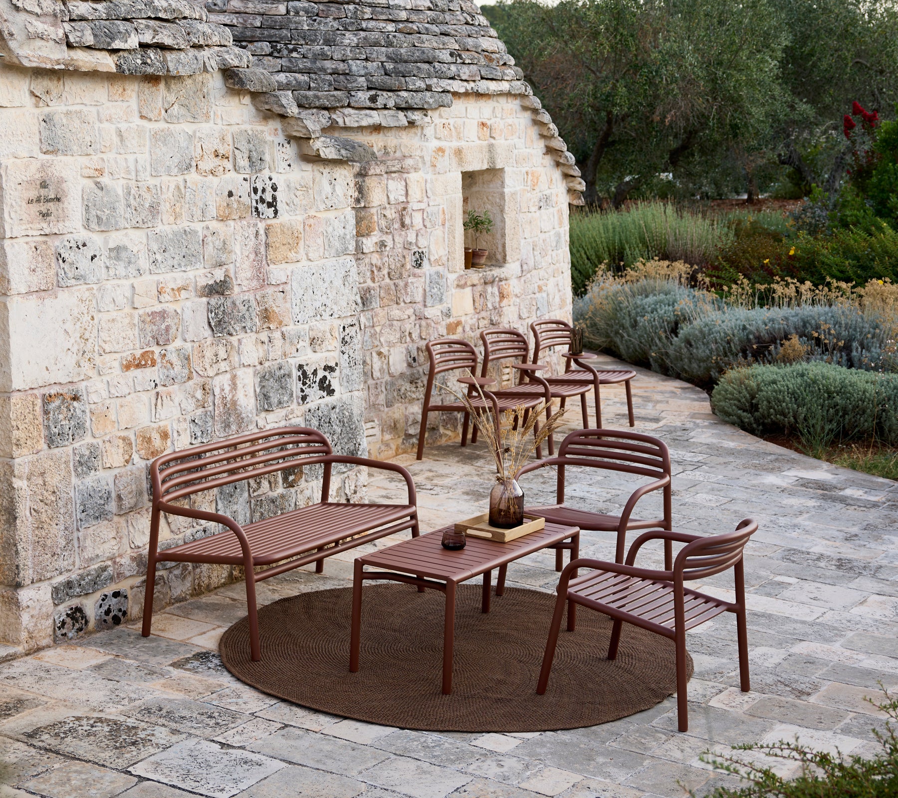 Bliss lounge chair, stackable Desert red, aluminium