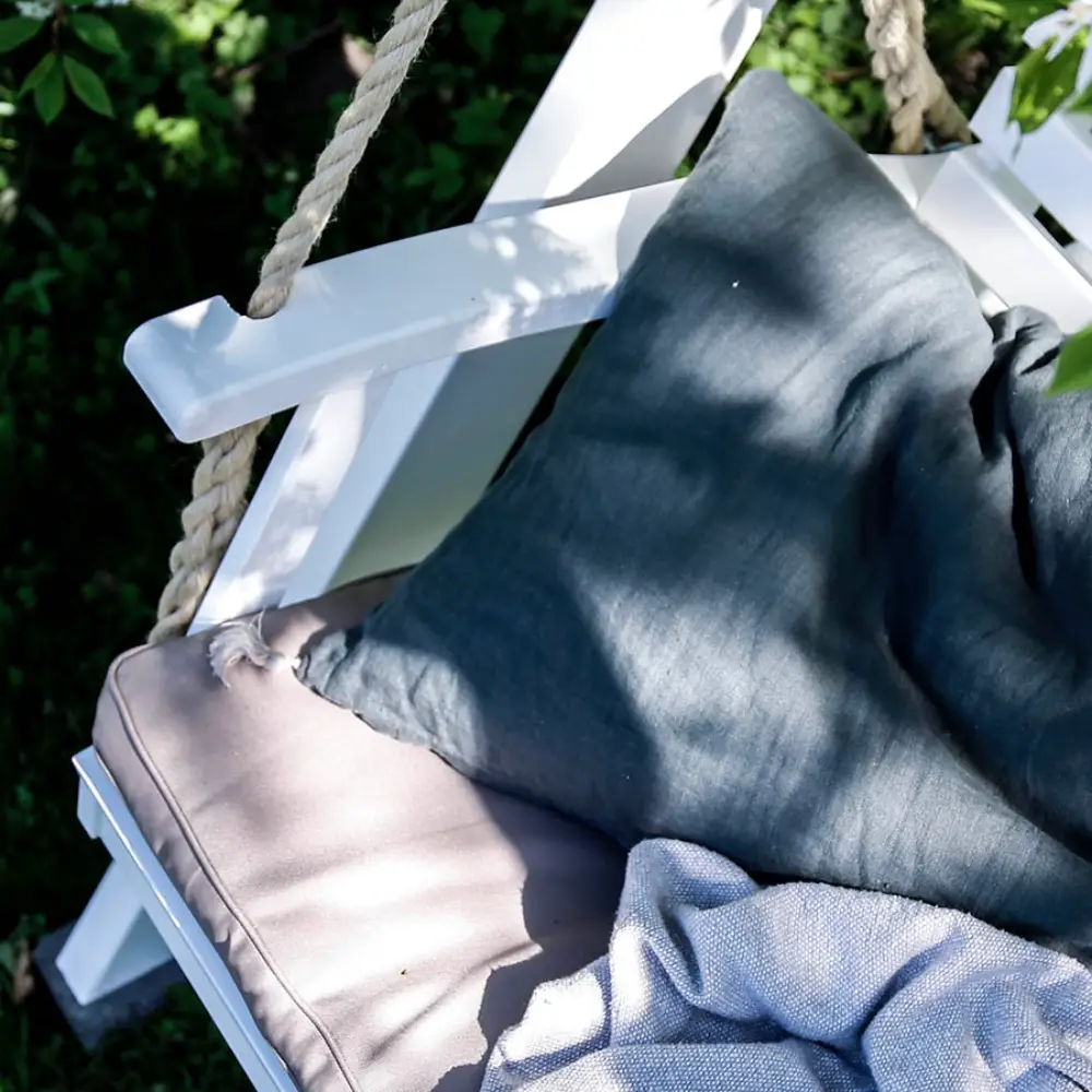 Marstrand Swing Sofa White