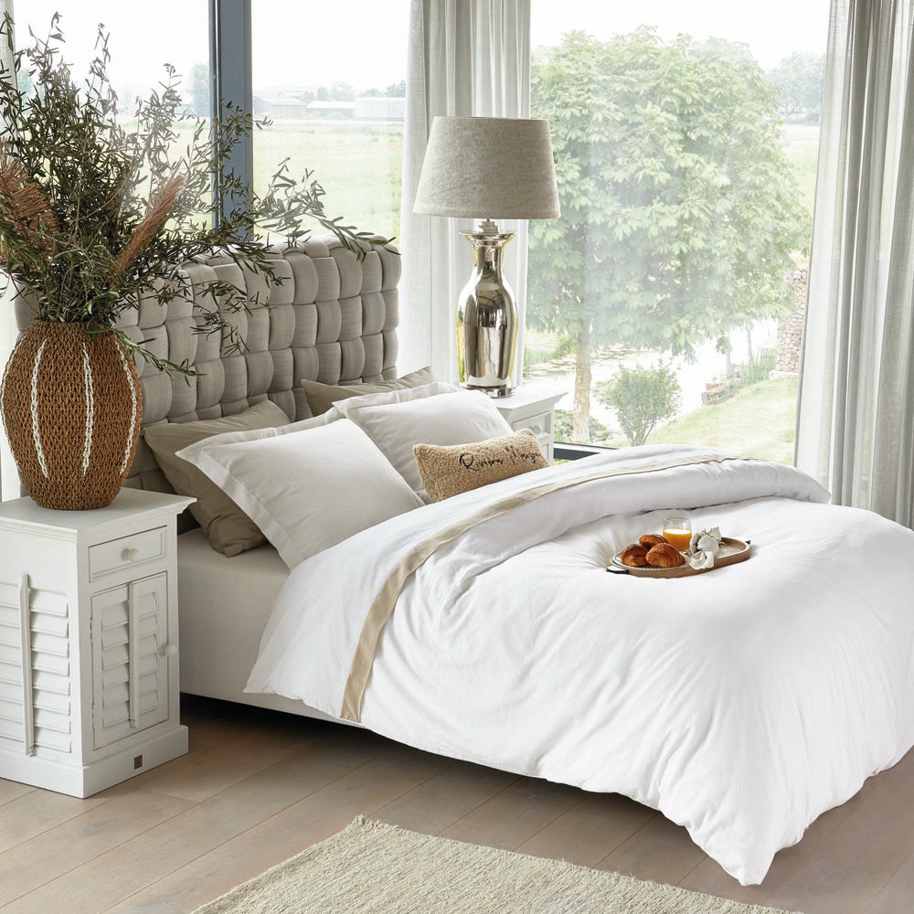 Room 48 Double bed frame 188x215 cm