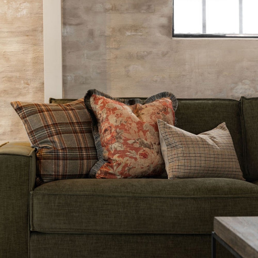 Rosewood Flower cushion cover with fringes - 50x50 cm