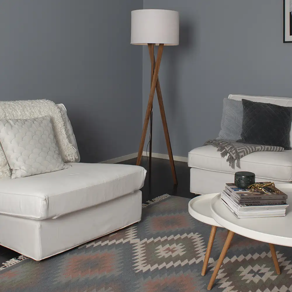 Vega Floor lamp walnut