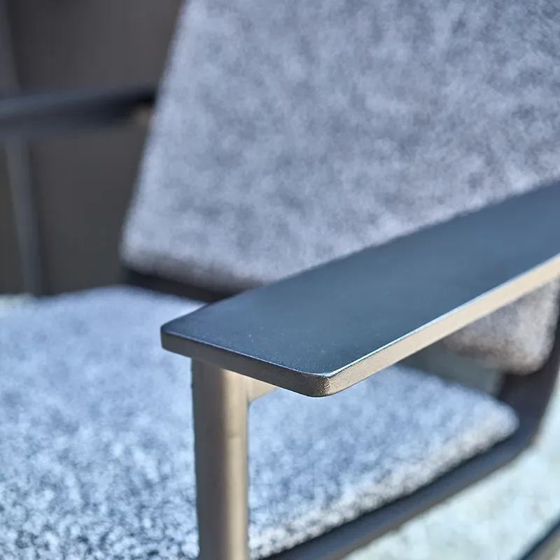 Soro armchair Black / Teddy ant