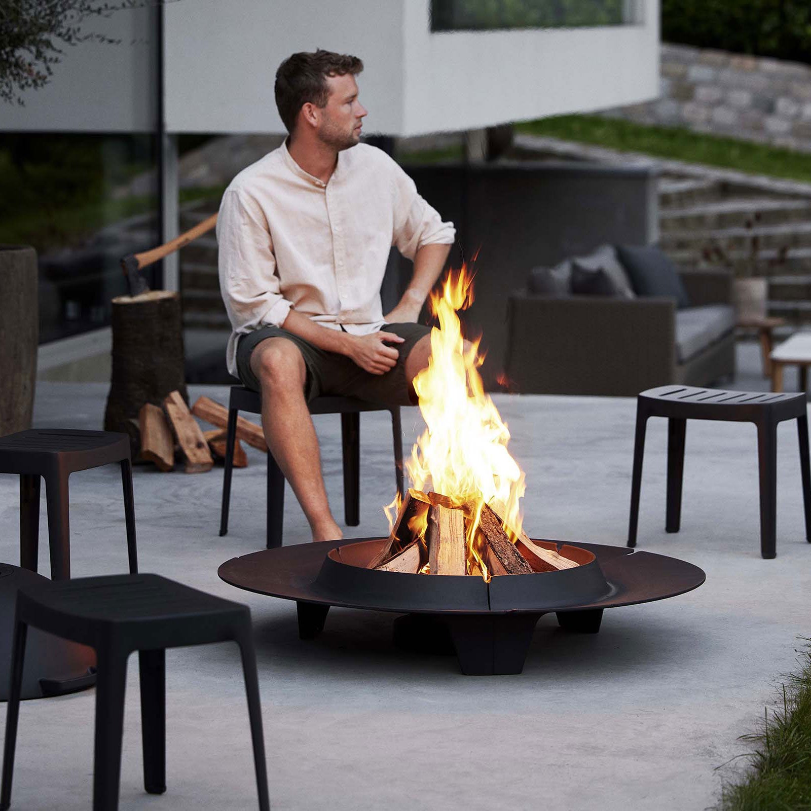 Cut Stool Black Aluminium