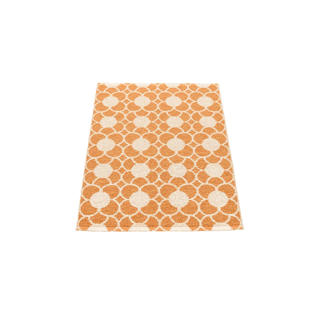 Anya rug Pale Orange/Vanilla 70 x 100 cm