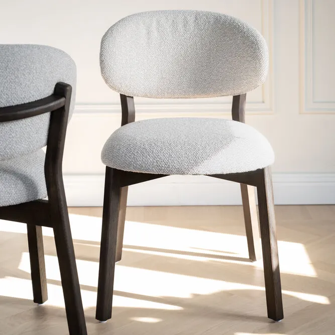 Patterson chair beige fabric / brown oak