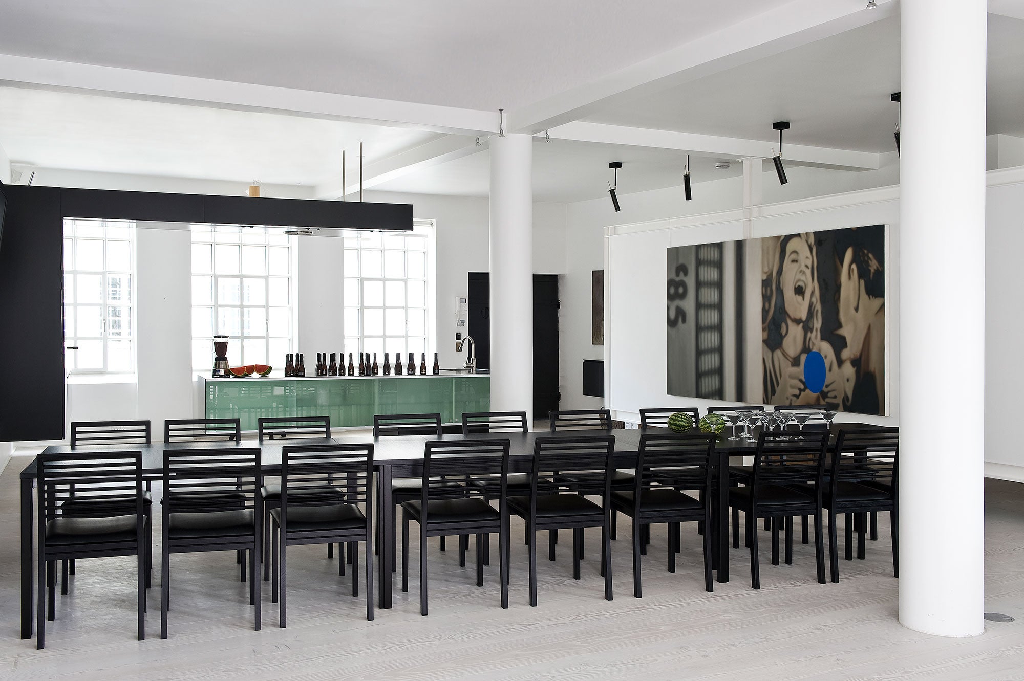 Sm24 Table Oak Lacquer 200-356(512)X100X73cm