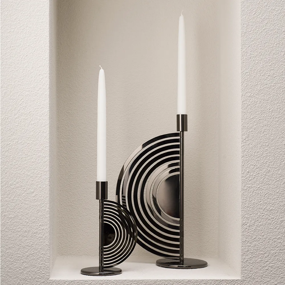 Cirkus Small Black Ø16xH20 cm Brass med en svart finish Klong