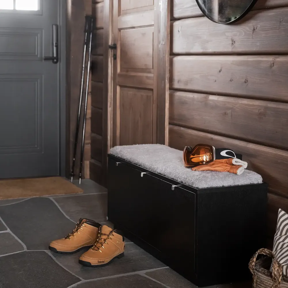 Confetti storage bench in black-stained oak/sheepskin look