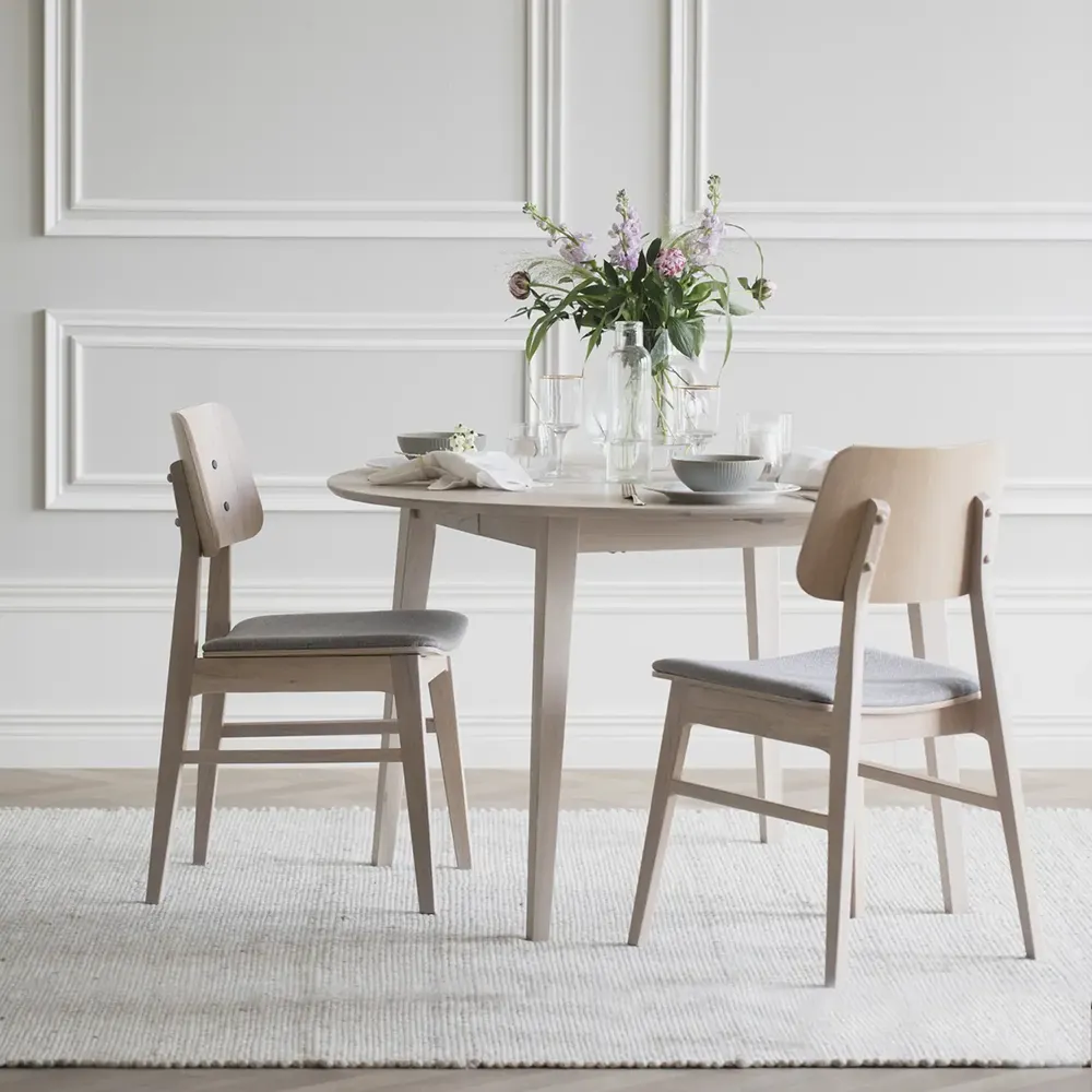 Filippa dining table 120-165x120 cm white pigmented oak