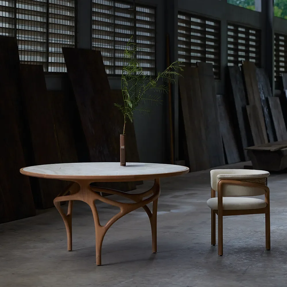 Cena dining table 150 cm lacquered oak / beige quartzite
