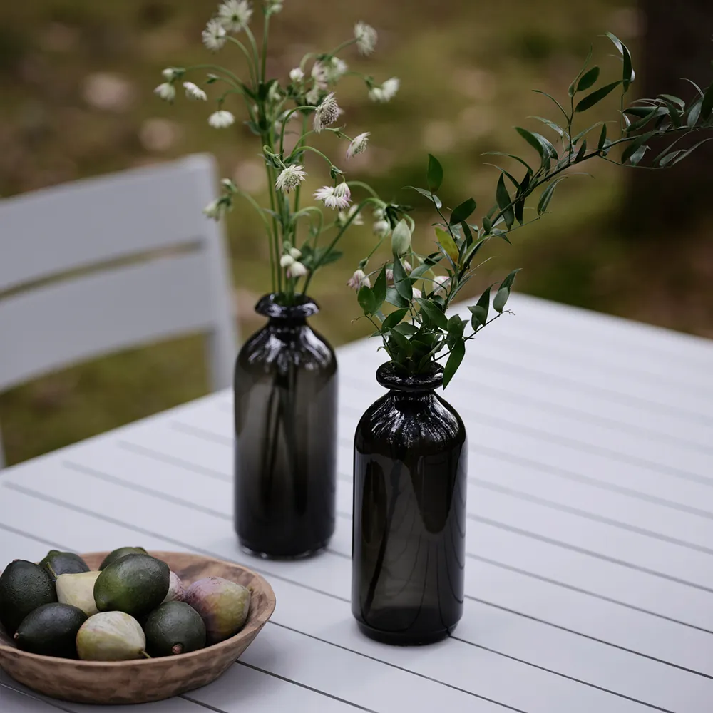 Bigby/Delia dining set