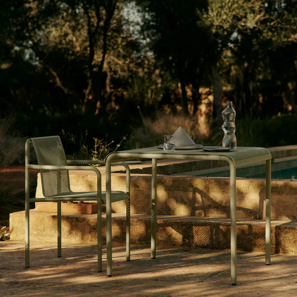 Dapple Dining table 80x80 cm Tea Green