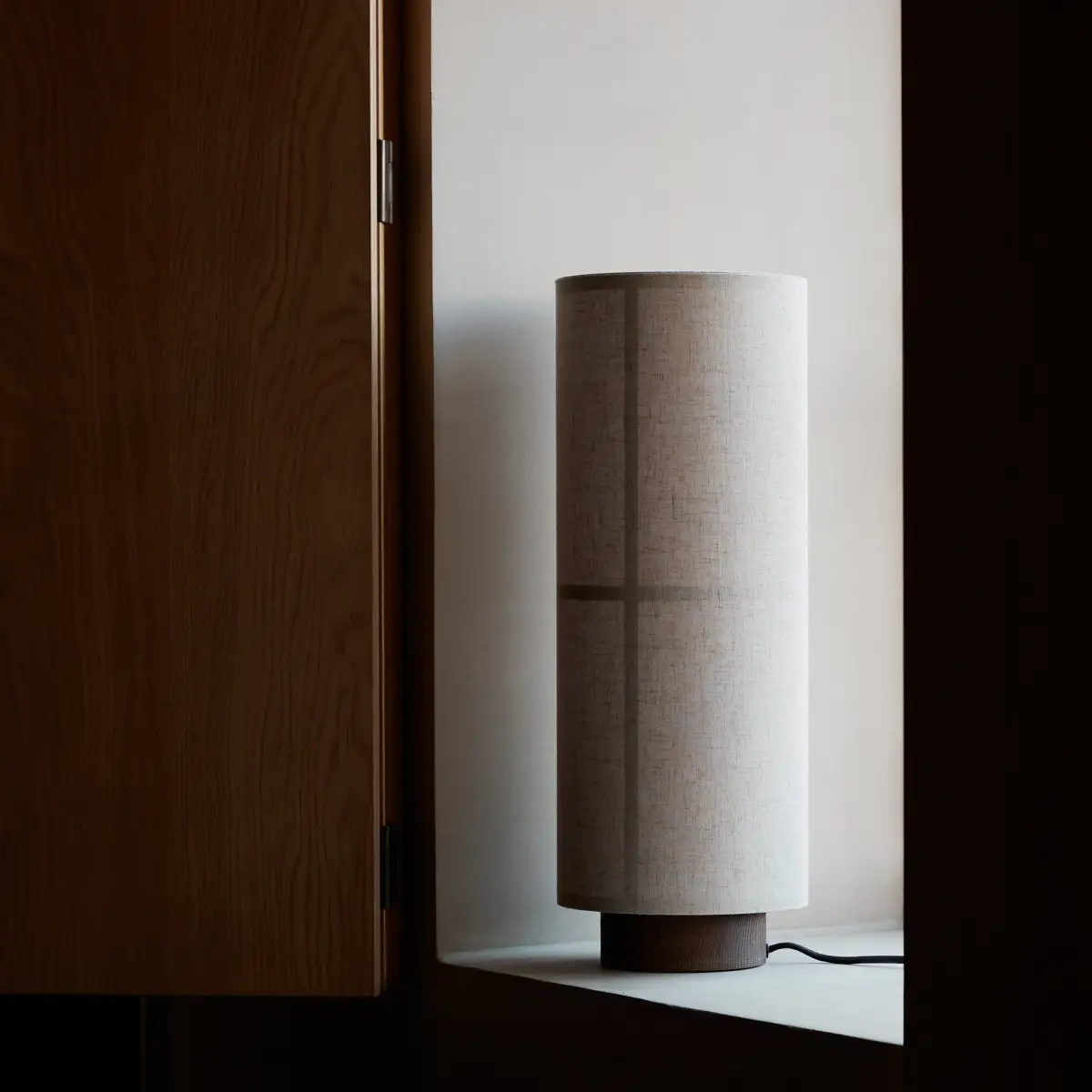 Hashira Table Lamp Linen Raw