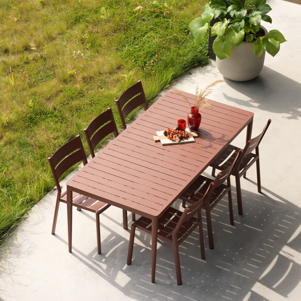 Bigby/Delia dining set