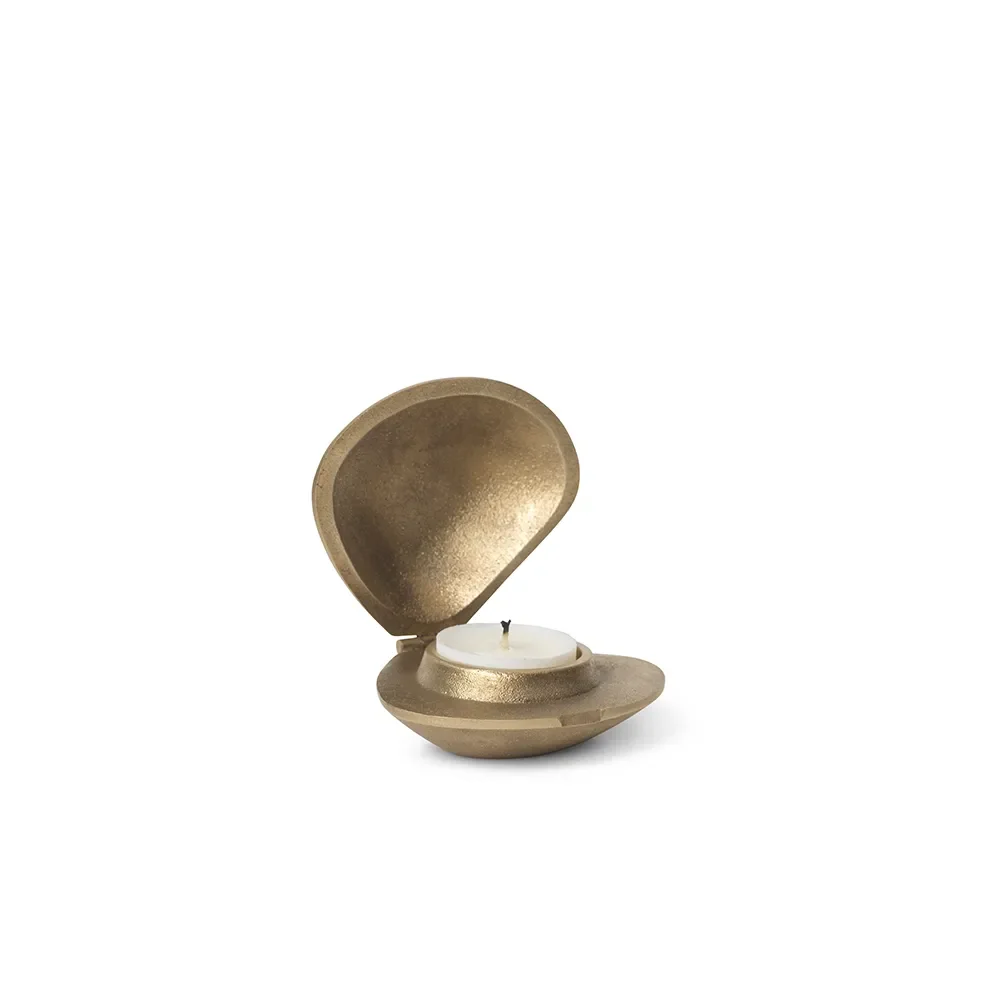 Candle Holder Clam in Brass