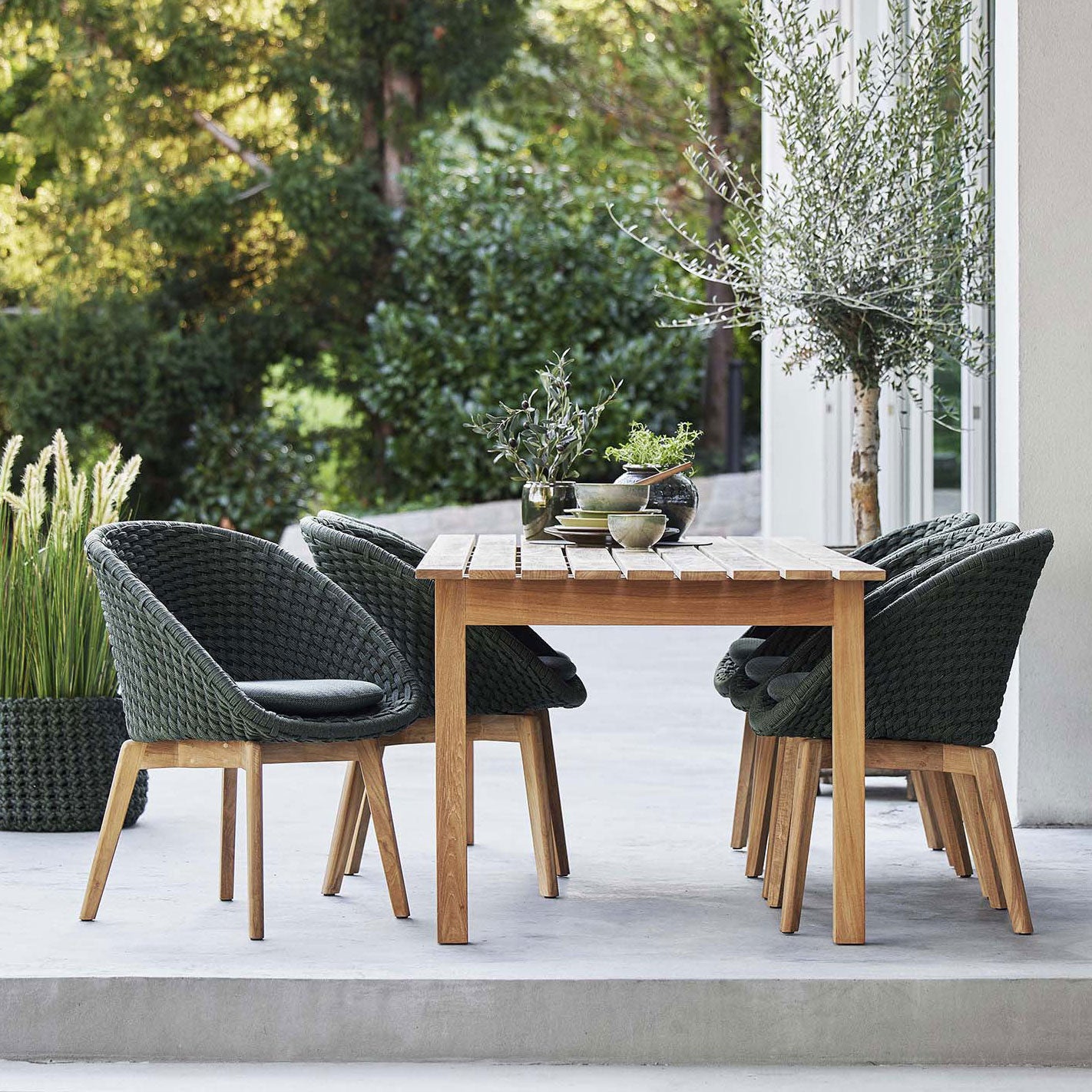 Peacock Armchair Dark green