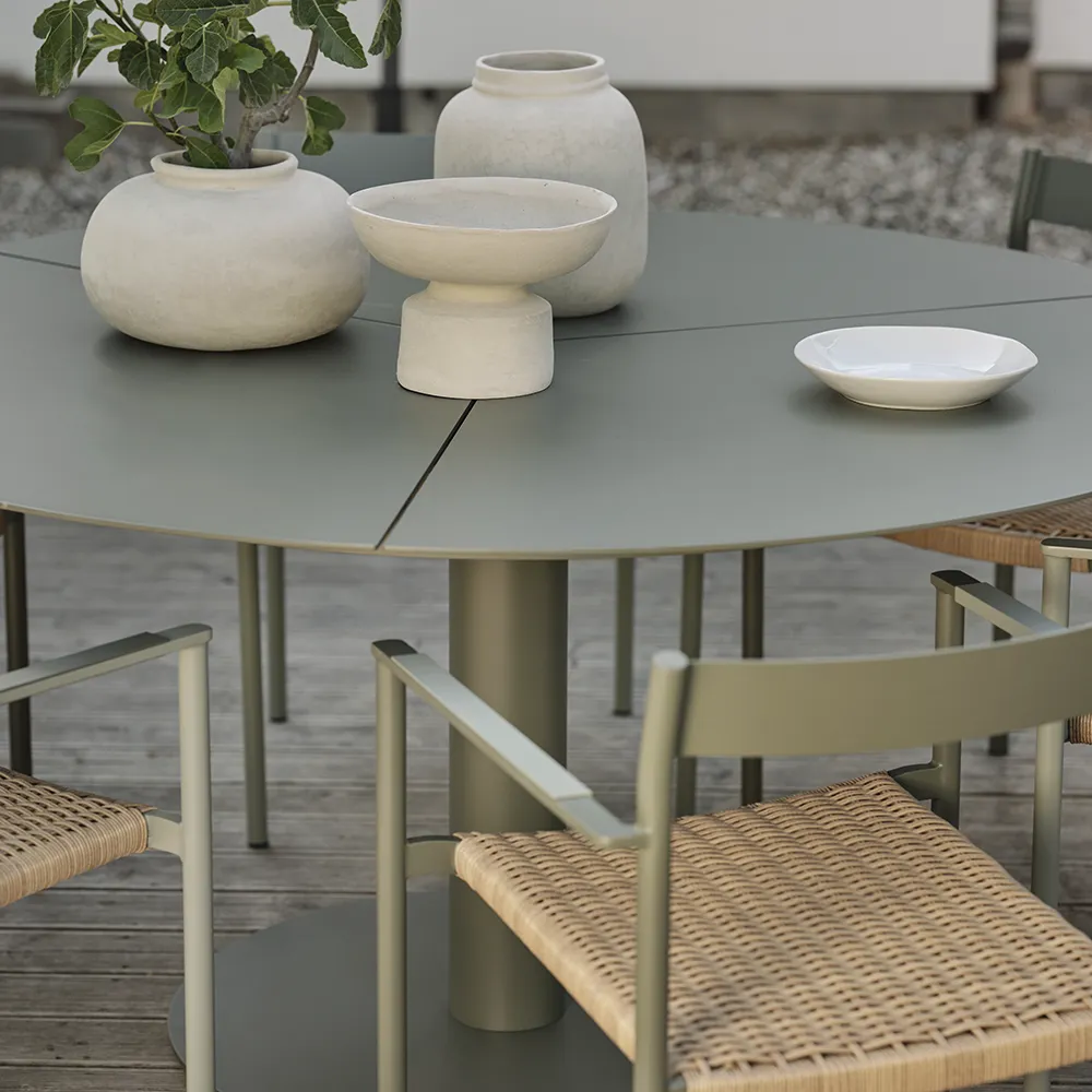 Peace dining table 110 cm Nordic Green