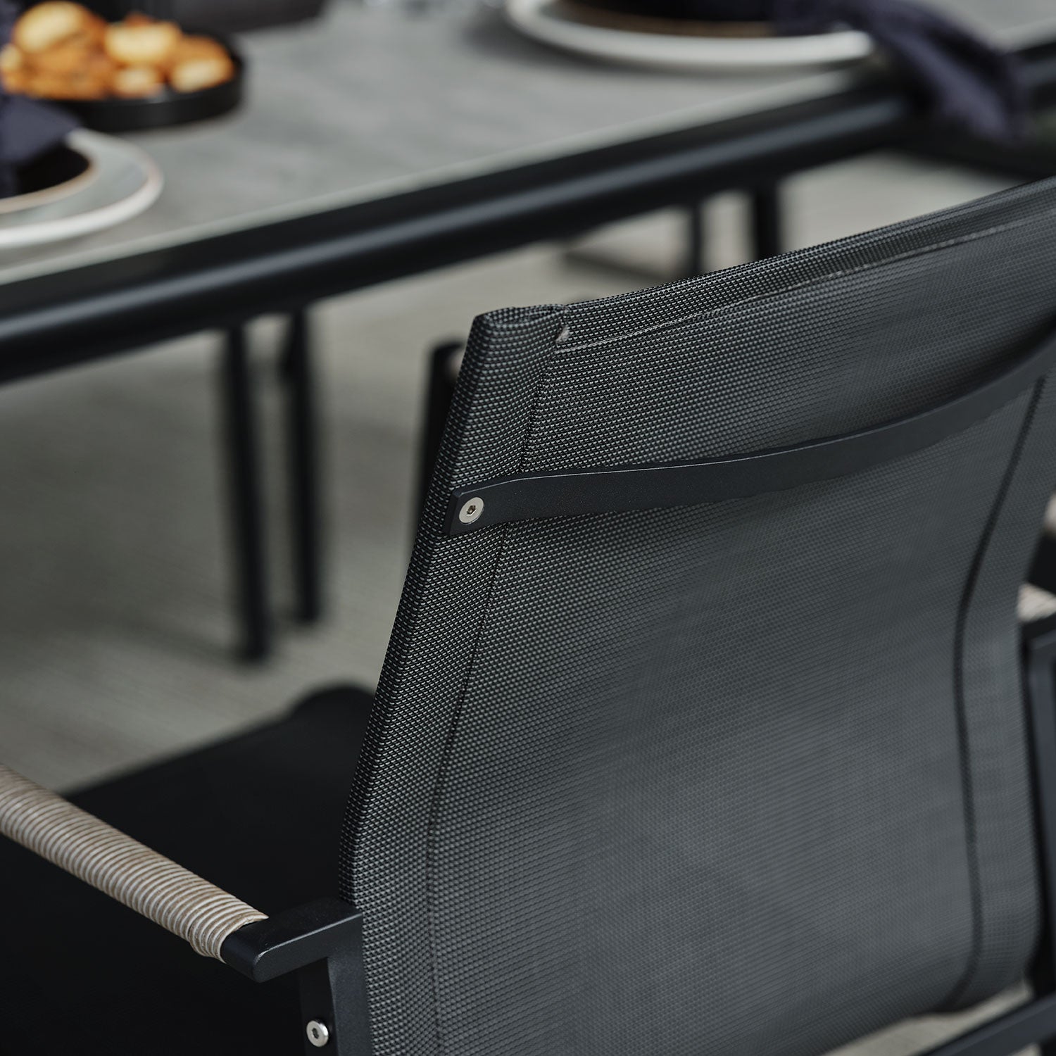 Lyra armchair black/grey