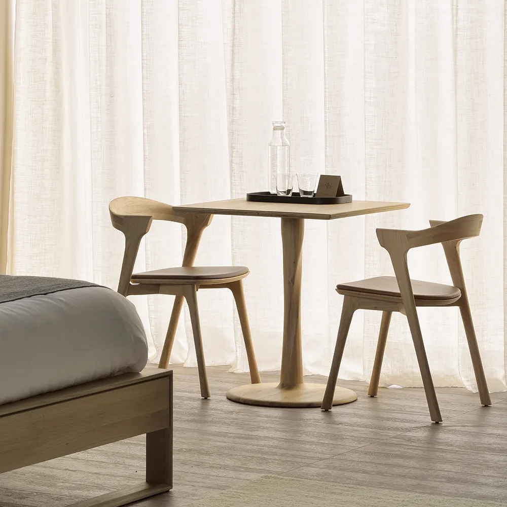 Torsion Dining Table 70x70 cm Oak 