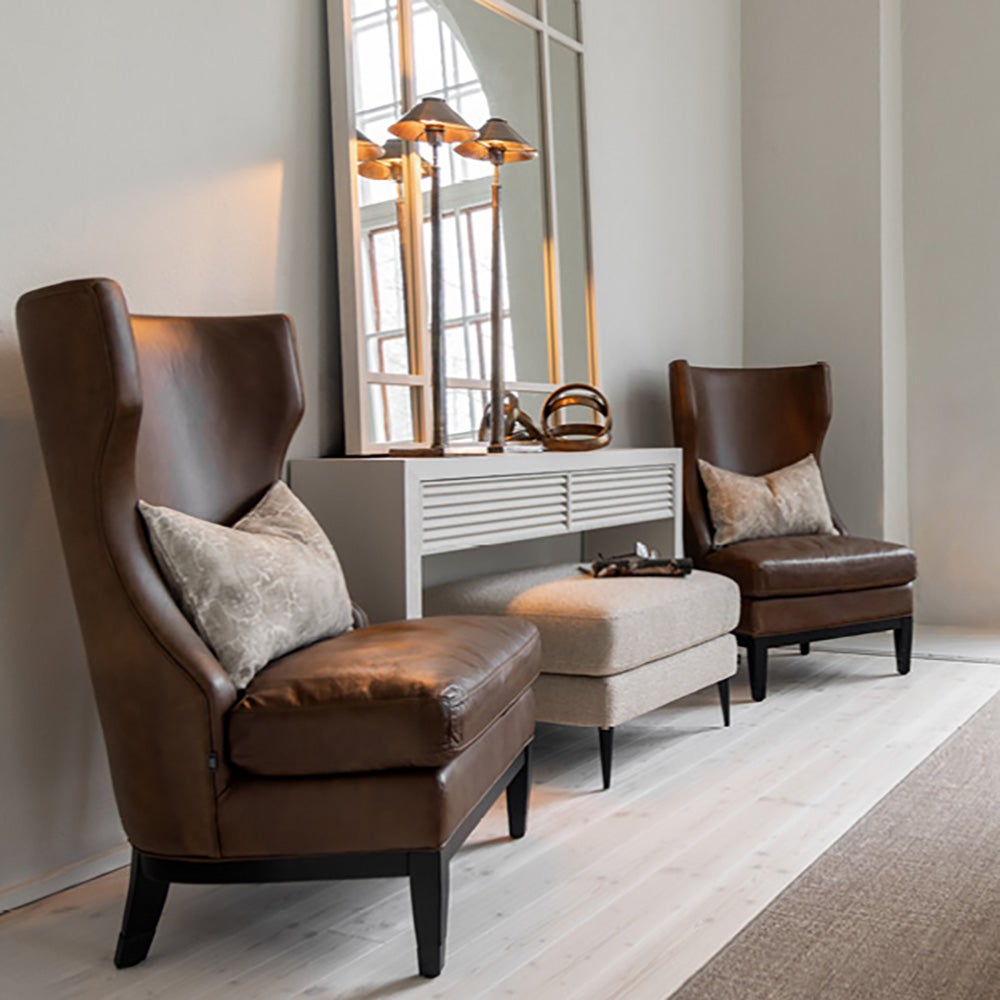 HAYDEN console table in oak veneer-ivory mist