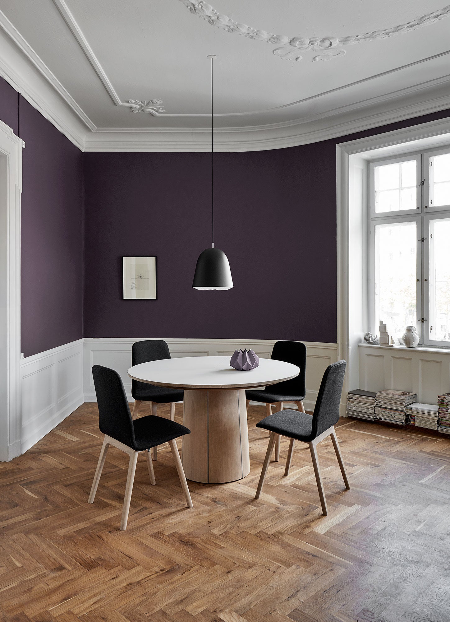 Sm33 Table Walnut Lacquer/Black Nano Laminate