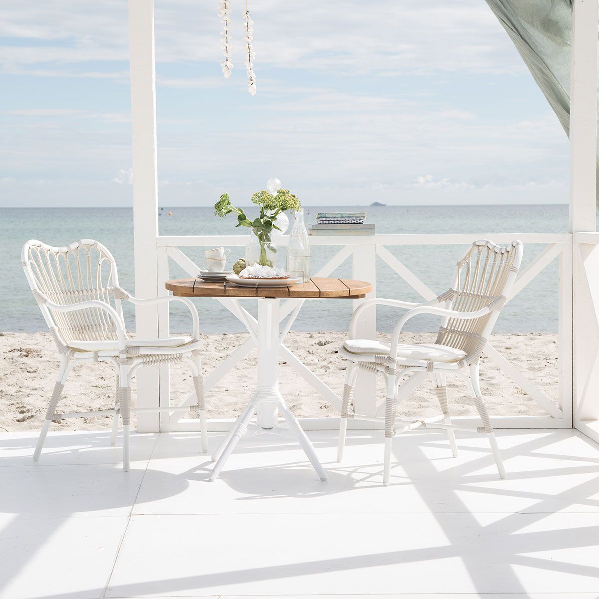 Margret armchair rattan white / beige