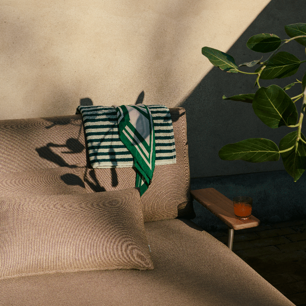 Lounge bed Settle with armrests Taupe