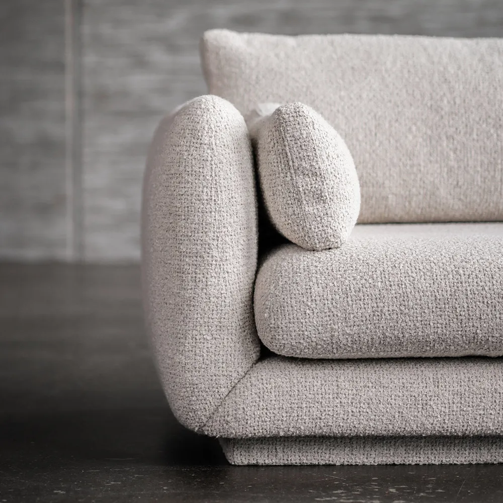 Bloom 3-seater sofa w/plinth Sand