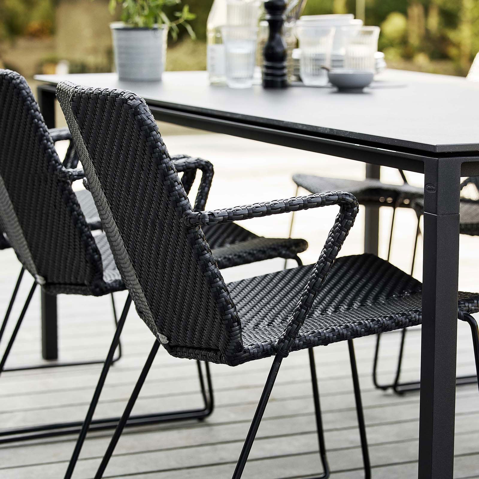 Vision Armchair Black Porcelain