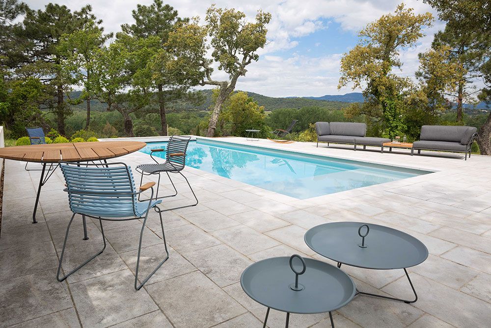 Leaf dining table 146x146 cm aluminium/bamboo