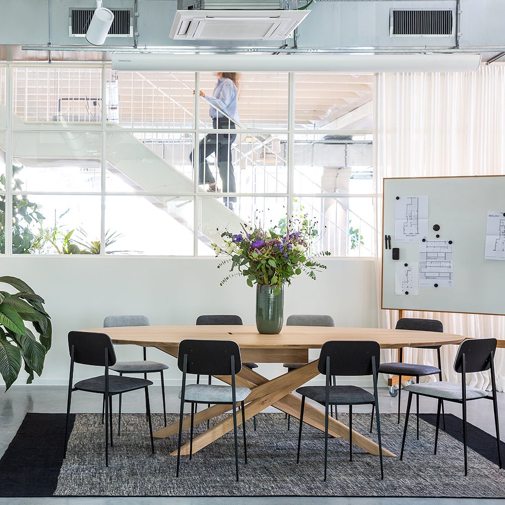 Mikado Meeting table