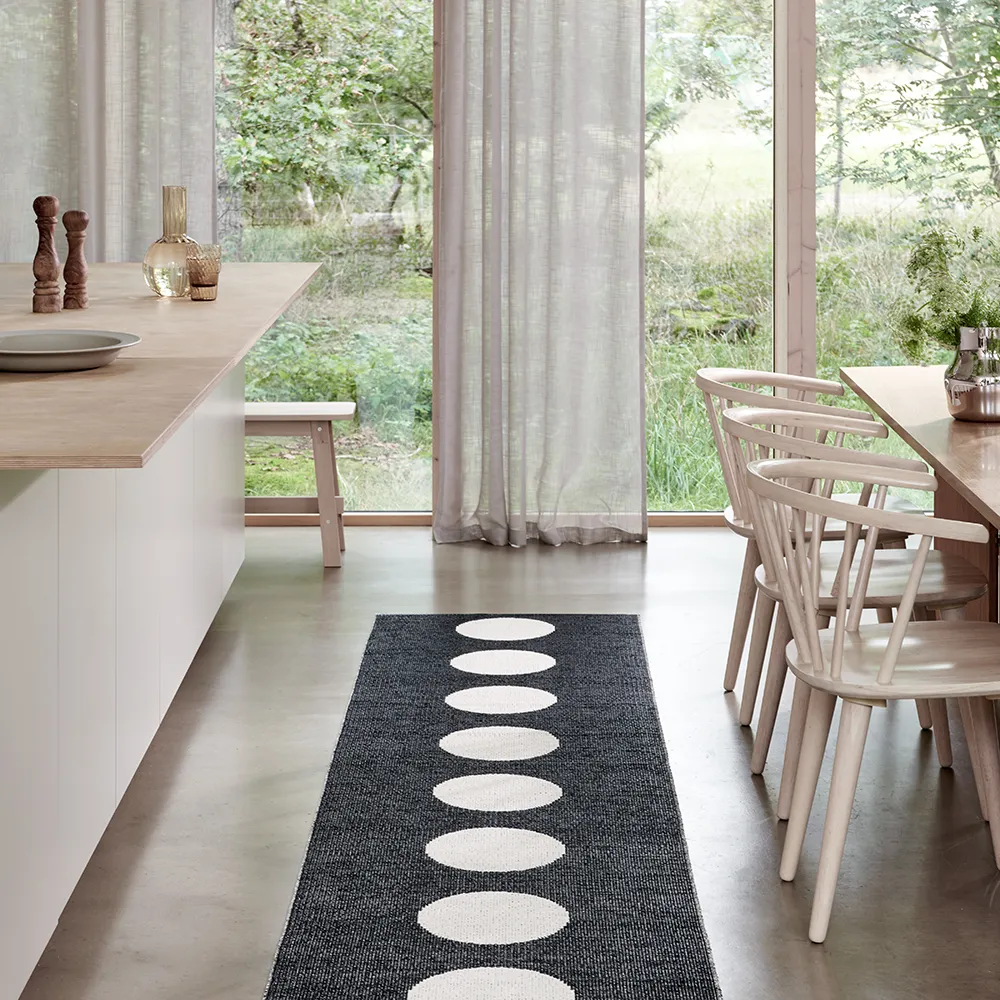 Vera Carpet 70x225 cm black/vanilla