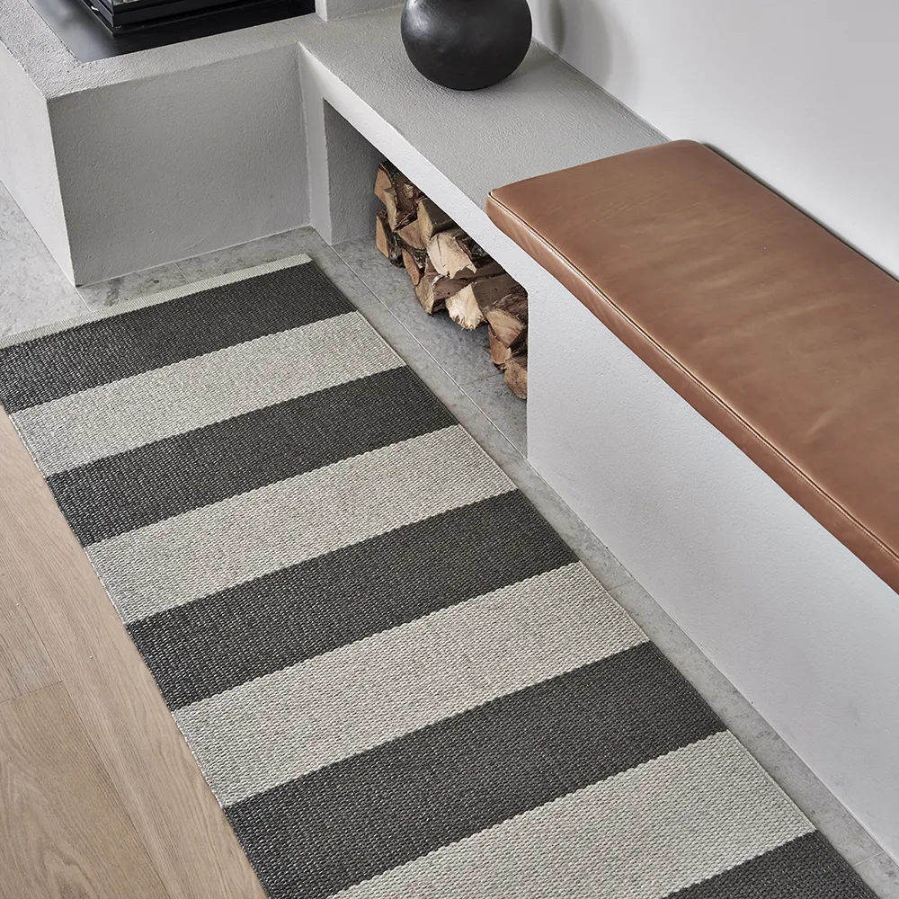 Bob Carpet Charcoal/Linen 140 x 180 cm