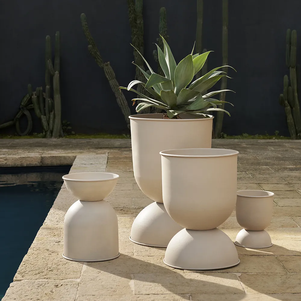 Hourglass Pot Extra Small Cashmere