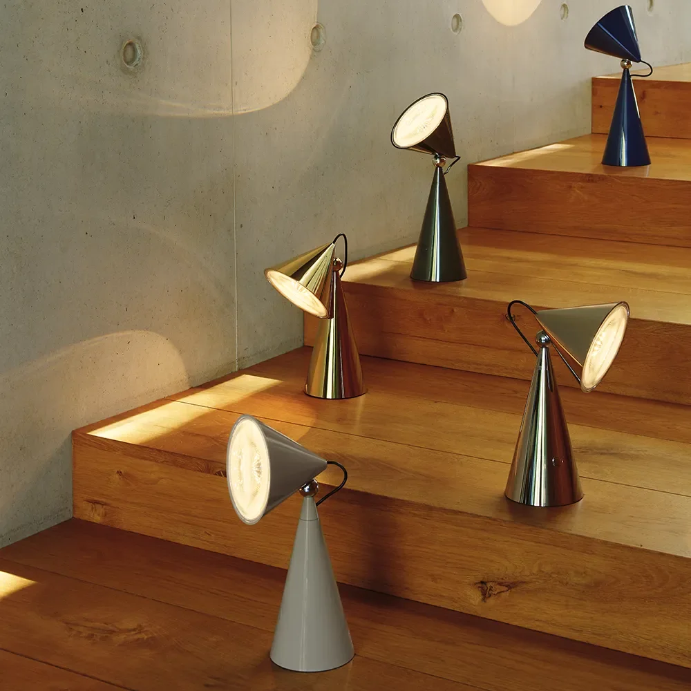 Pose Portable Silver LED