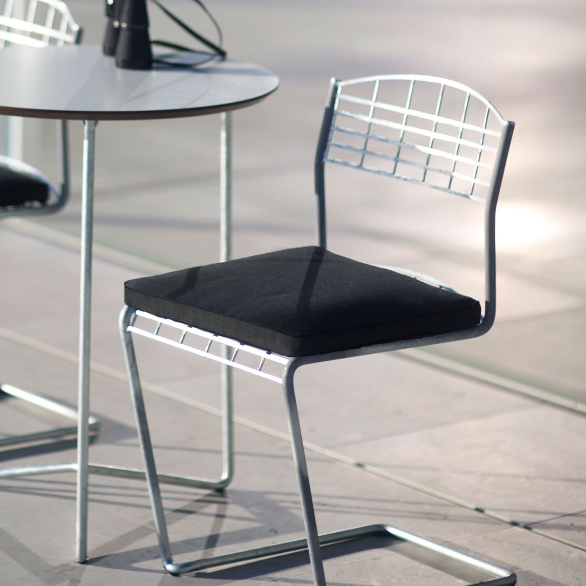 High Tech Café Group Black