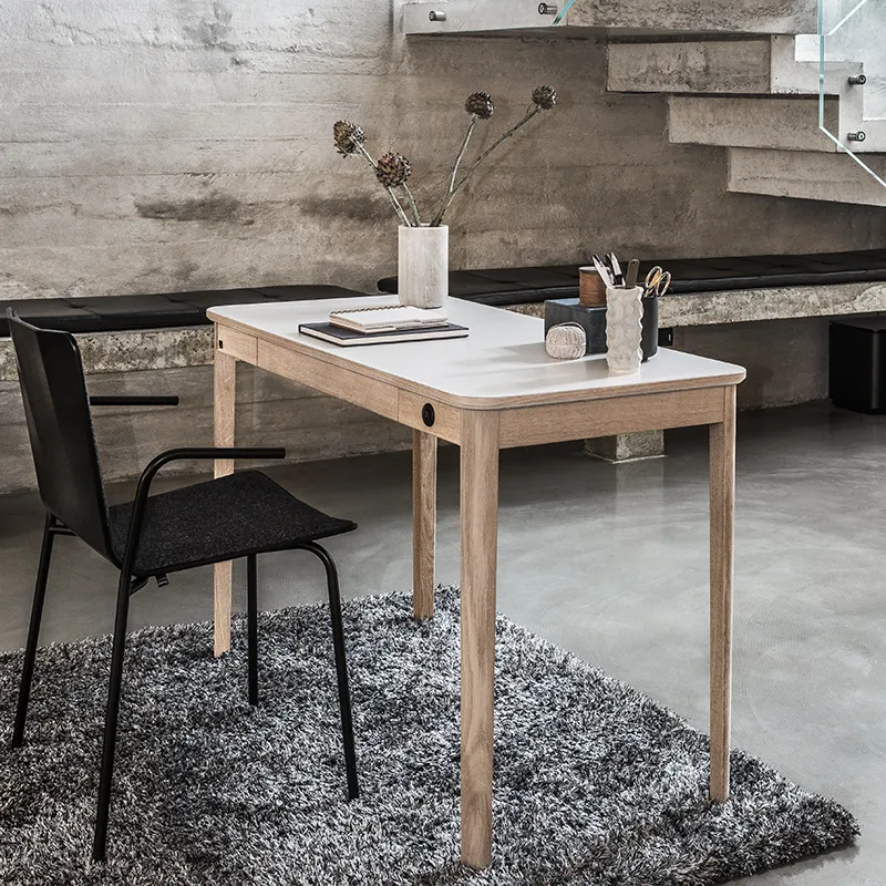 Sm131 Desk Oak Lacquer 115X55X74cm