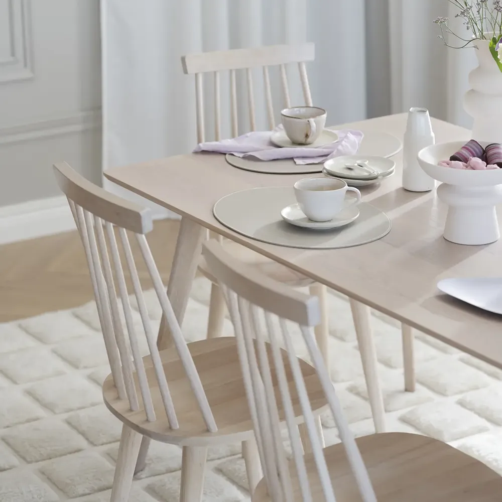 Lotta spindle chair white pigmented