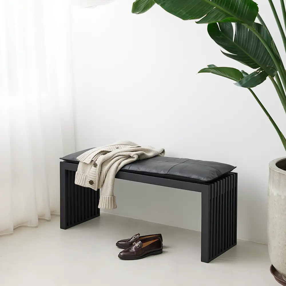 Rib Cushion 104 cm Black leather