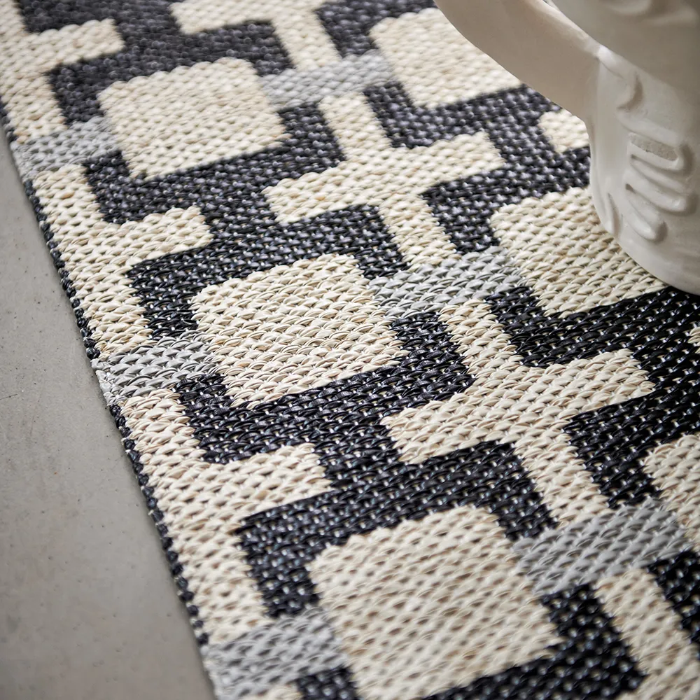 Tom rug Black/Cream/Warm Grey 70 x 180 cm