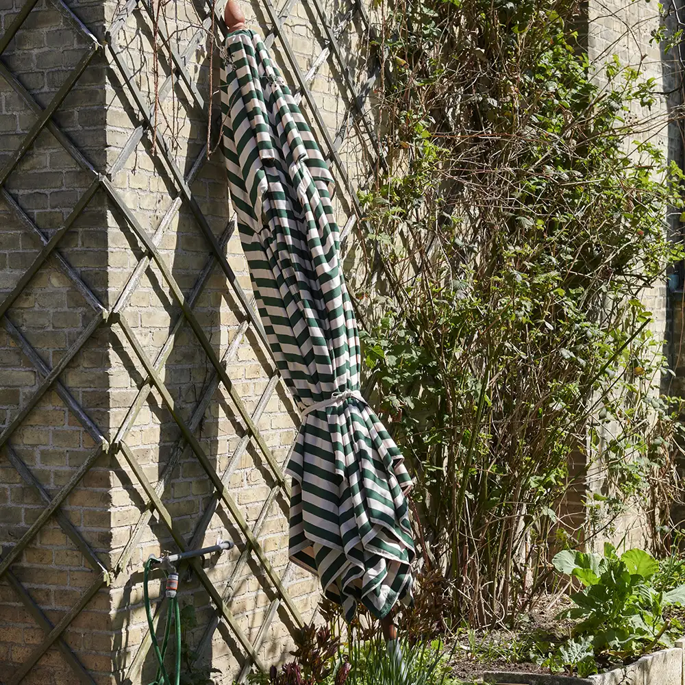 Messina Parasol Ø300 Dark Green Stripe 