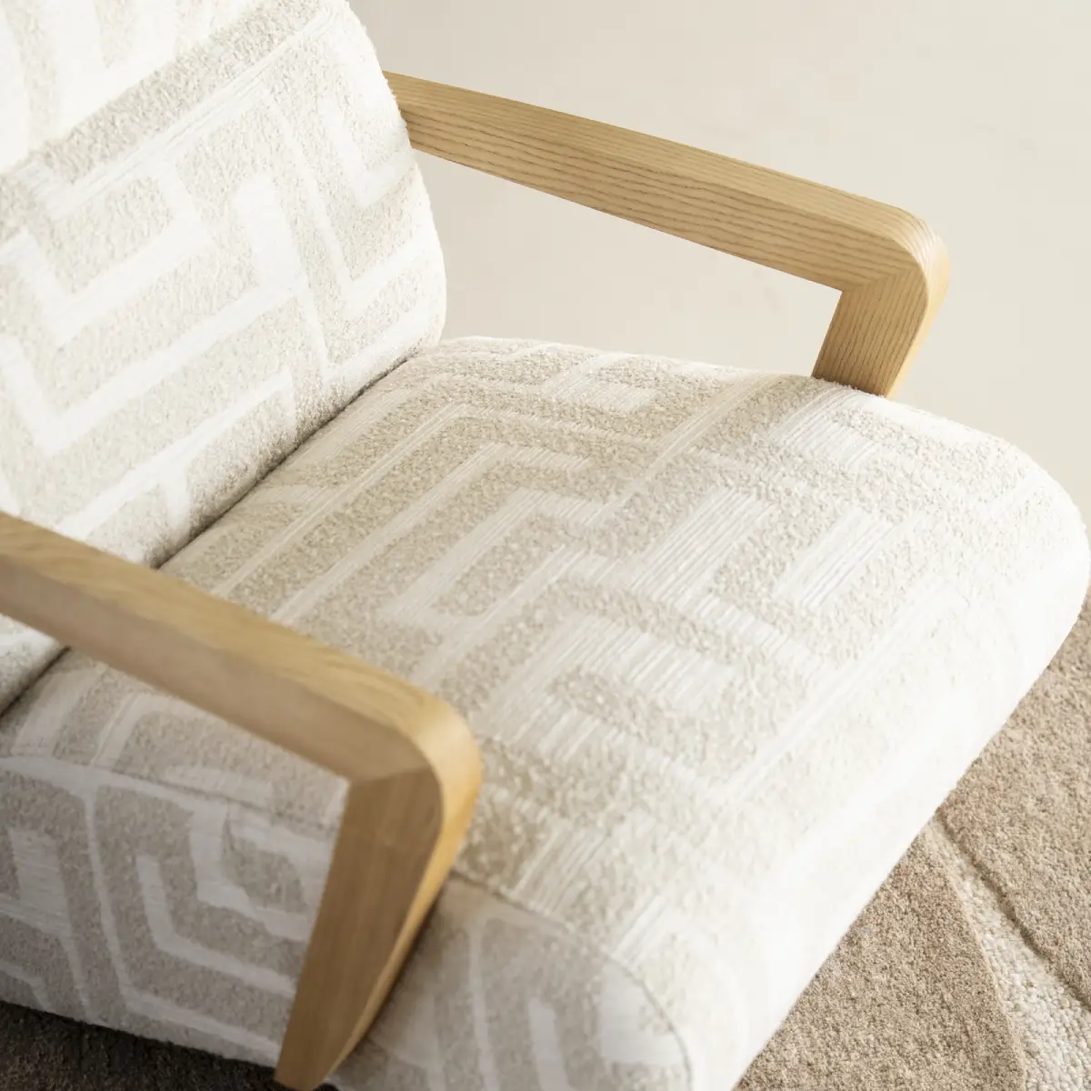Olek Armchair - beige Libre