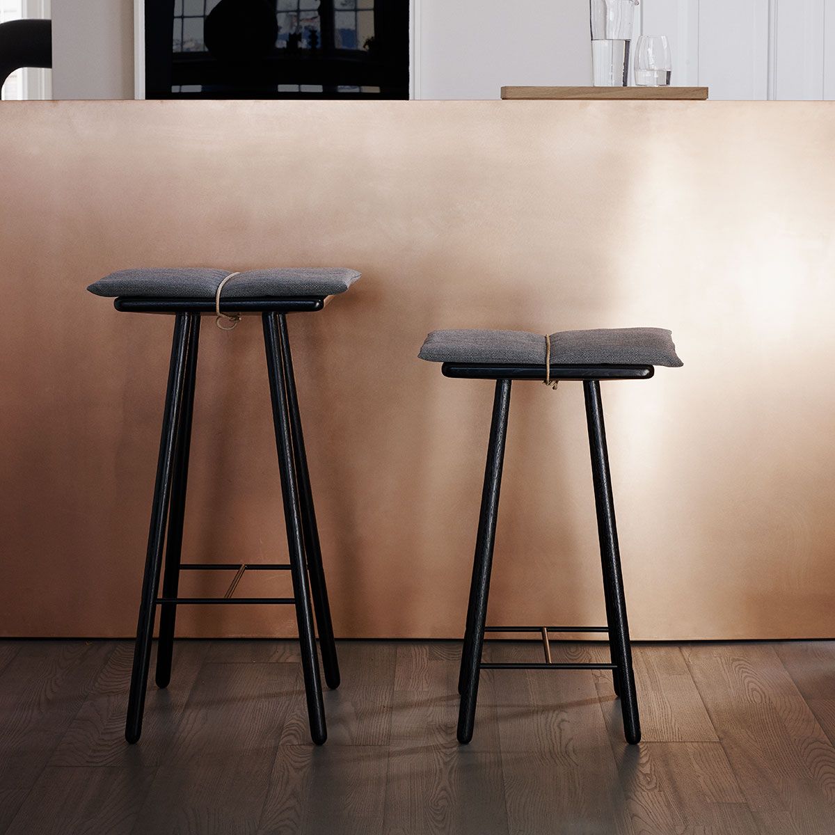 Georg Barstool Low Black Oak