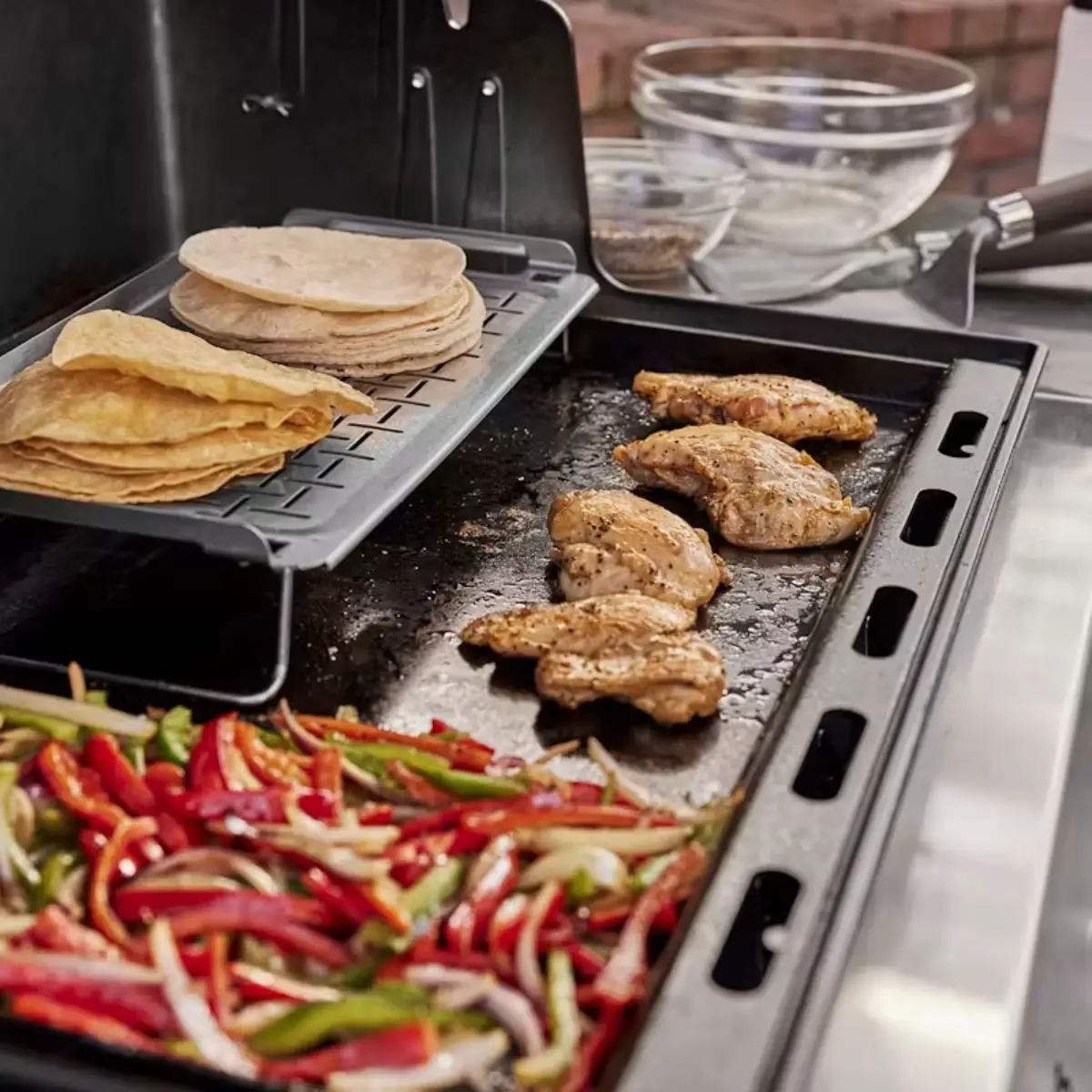 Grill table 2/3 - Genesis 4 burners